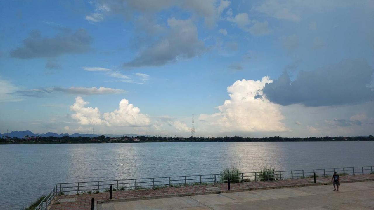 Happy Space วิลล่าทั้งหลัง 2นอน 2น้ำ ฟรี Wifi จอดรถ Nakhon Phanom Luaran gambar